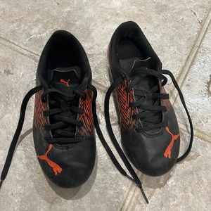 ⚽️ PUMA Youth Tacto Fg/Ag Jr Soccer Shoes Cleats Size 12.5 Kids Black Orange ⚽️